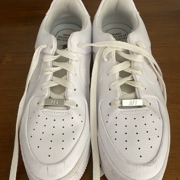 Nike SAGE WMS SZ 9 - Picture 2 of 4